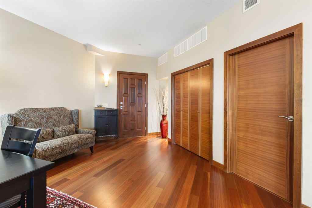 MLS® A2258163 - Unit #301 4440 14 Street NW in North Haven Calgary, Residential