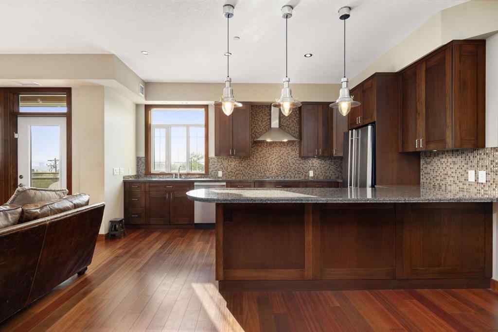 MLS® A2258163 - Unit #301 4440 14 Street NW in North Haven Calgary, Residential
