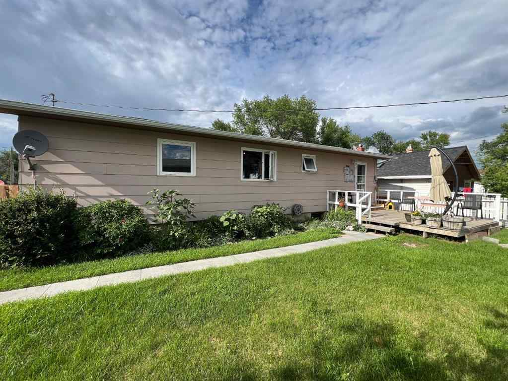 MLS® A2258164 - 599 3 Avenue W in Downtown Drumheller, Residential