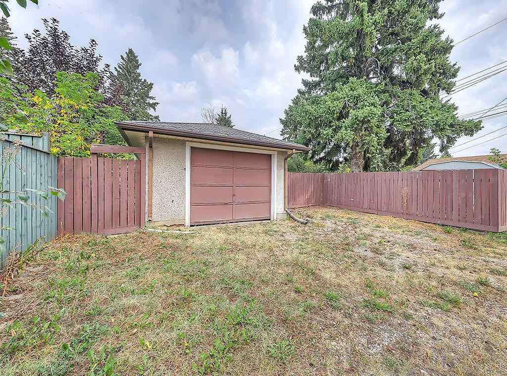 MLS® A2258169 - 4521 Fordham Crescent SE in Forest Heights Calgary, Residential