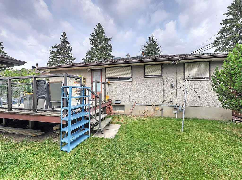 MLS® A2258169 - 4521 Fordham Crescent SE in Forest Heights Calgary, Residential