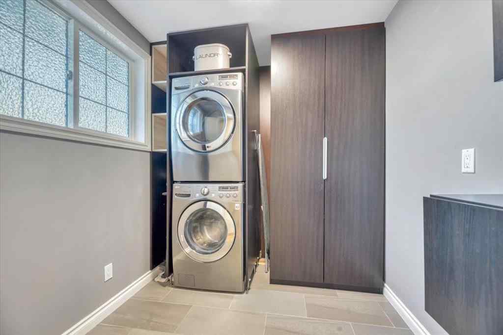 MLS® A2258174 - 15 Brazeau Crescent SW in Braeside Calgary, Residential