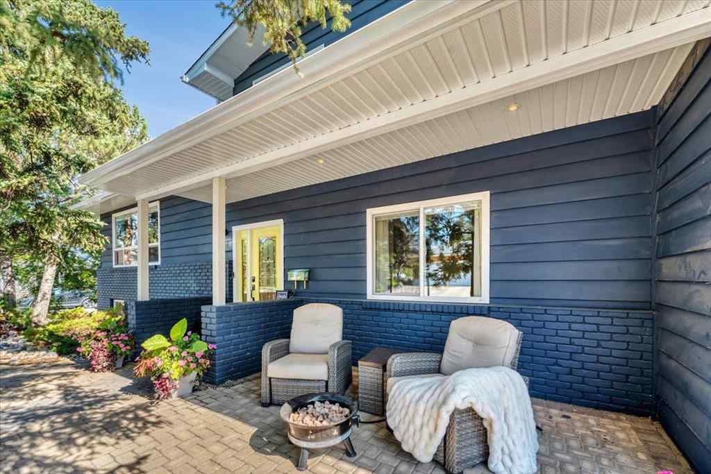 MLS® A2258174 - 15 Brazeau Crescent SW in Braeside Calgary, Residential