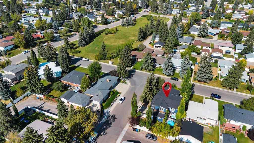 MLS® A2258174 - 15 Brazeau Crescent SW in Braeside Calgary, Residential