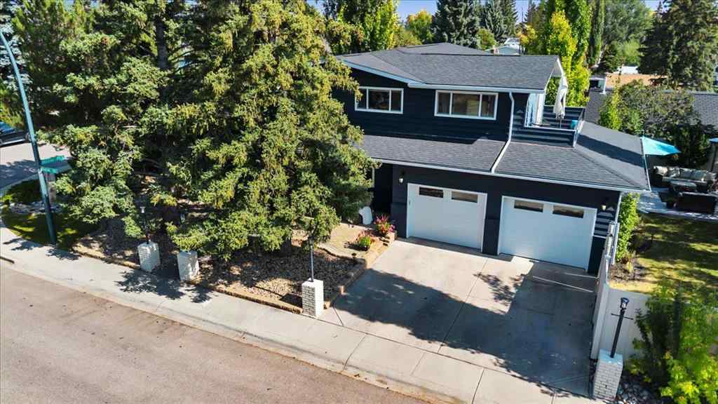 MLS® A2258174 - 15 Brazeau Crescent SW in Braeside Calgary, Residential
