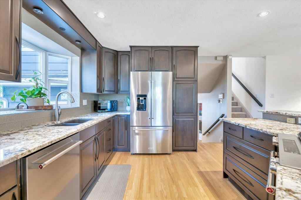 MLS® A2258174 - 15 Brazeau Crescent SW in Braeside Calgary, Residential