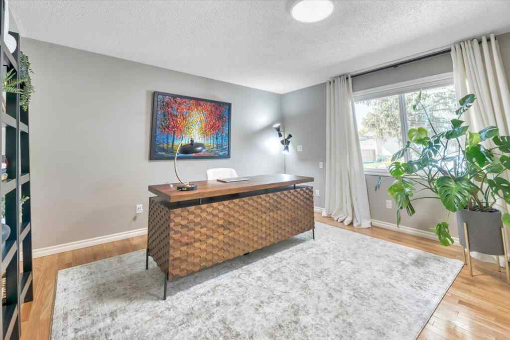MLS® A2258174 - 15 Brazeau Crescent SW in Braeside Calgary, Residential