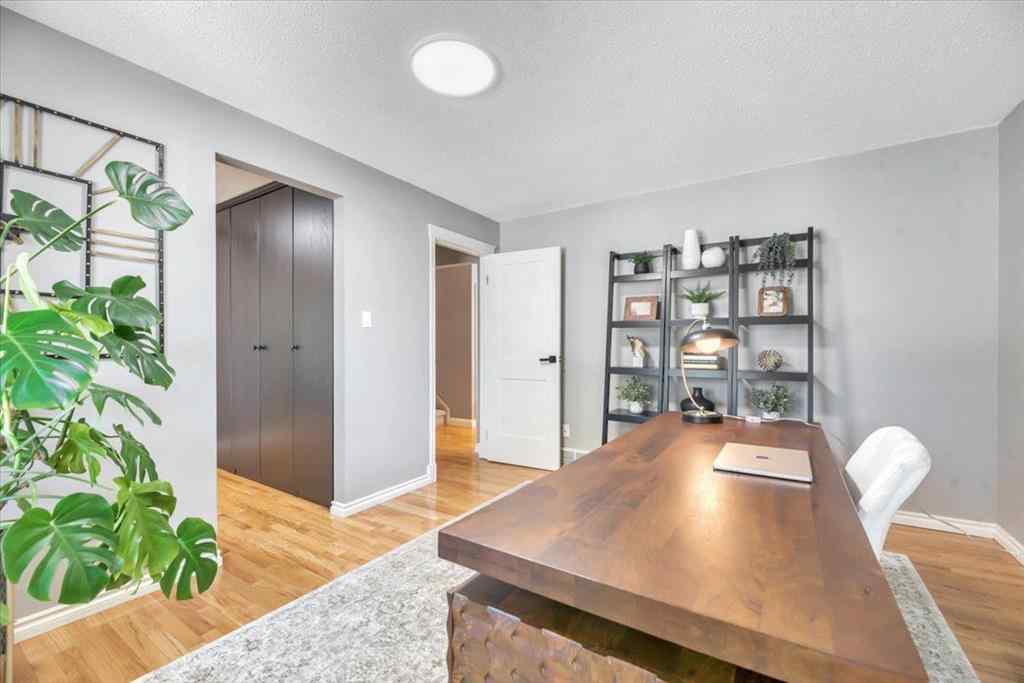 MLS® A2258174 - 15 Brazeau Crescent SW in Braeside Calgary, Residential