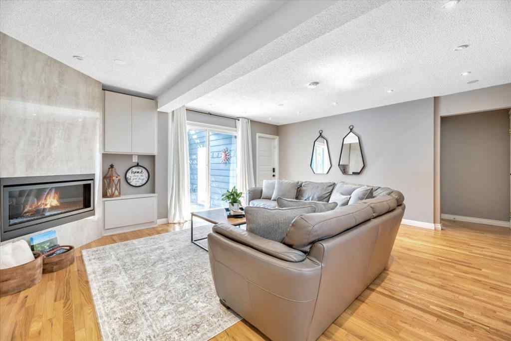 MLS® A2258174 - 15 Brazeau Crescent SW in Braeside Calgary, Residential