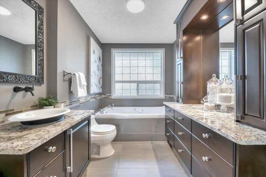 MLS® A2258174 - 15 Brazeau Crescent SW in Braeside Calgary, Residential