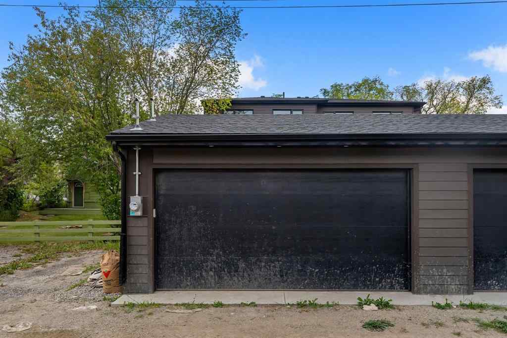 MLS® A2258186 - 506 28 Avenue NW in Mount Pleasant Calgary, Residential