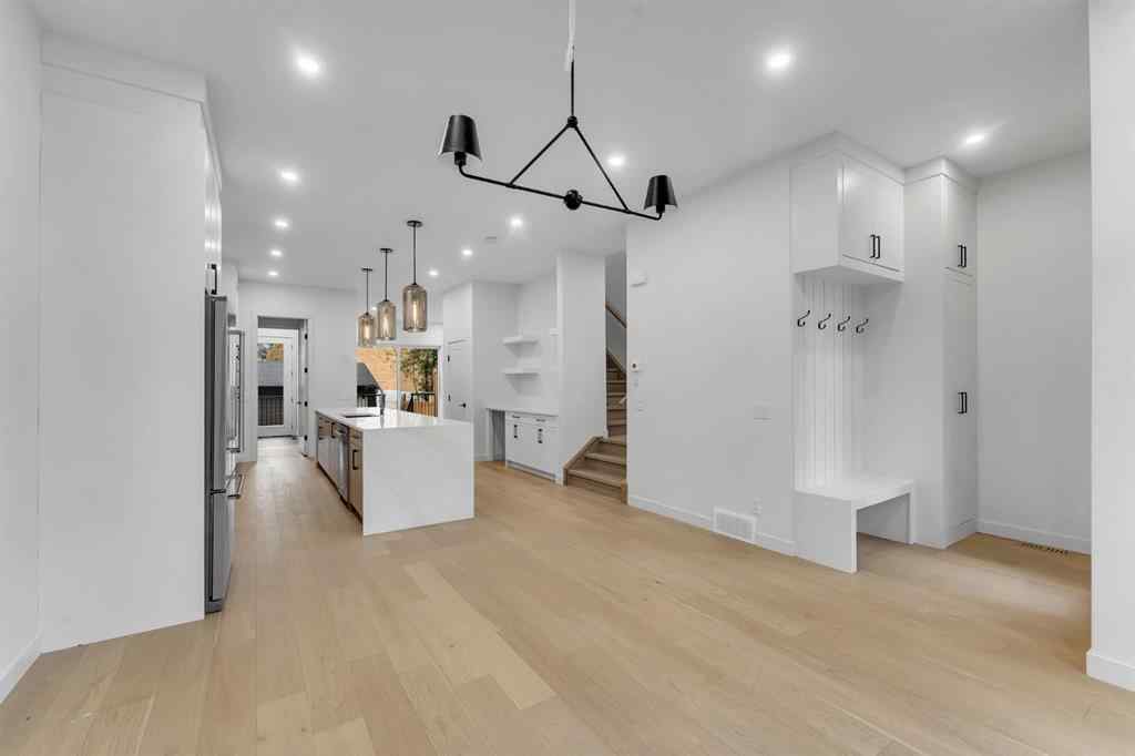 MLS® A2258186 - 506 28 Avenue NW in Mount Pleasant Calgary, Residential