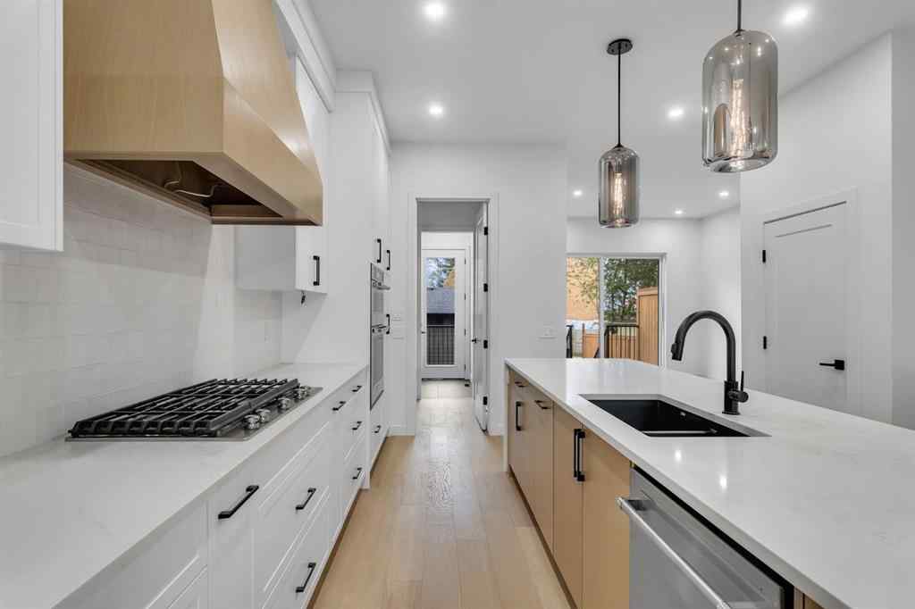 MLS® A2258186 - 506 28 Avenue NW in Mount Pleasant Calgary, Residential