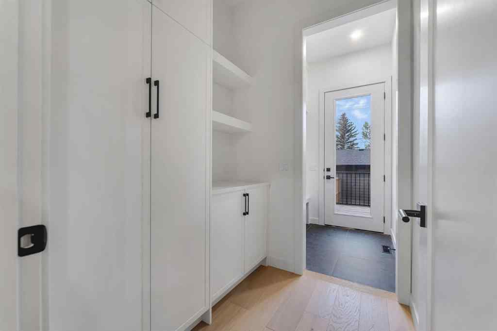 MLS® A2258186 - 506 28 Avenue NW in Mount Pleasant Calgary, Residential