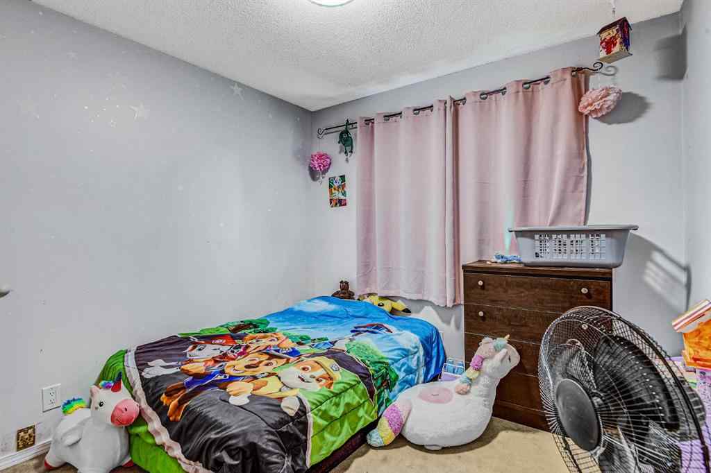MLS® A2258192 - 9825 91 Avenue  in Highland Park Grande Prairie, Residential