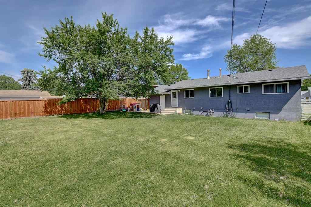 MLS® A2258192 - 9825 91 Avenue  in Highland Park Grande Prairie, Residential
