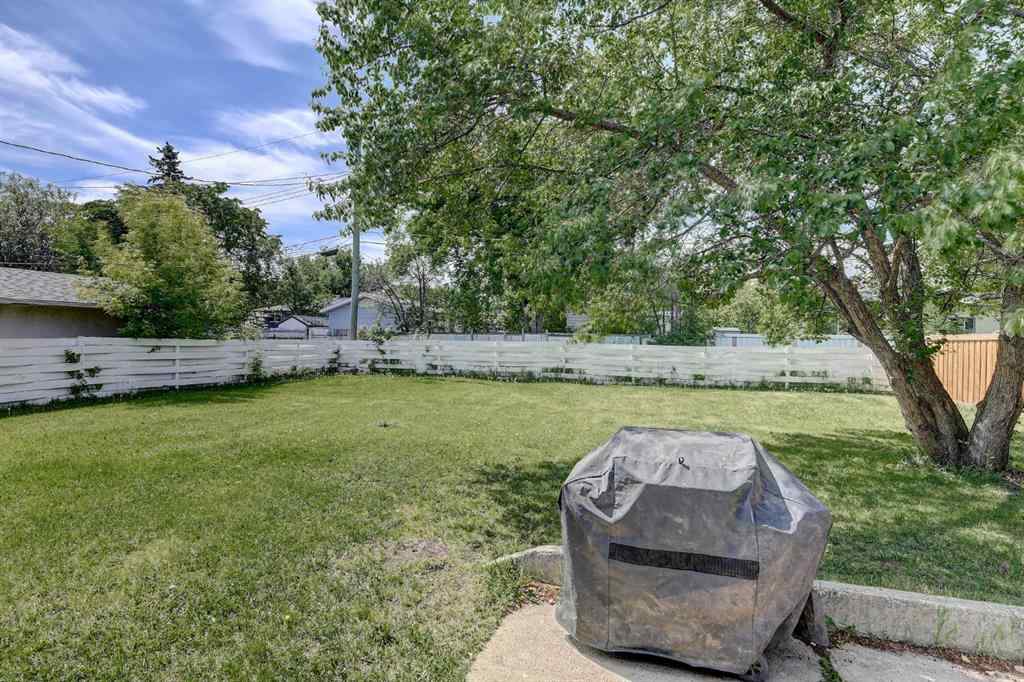 MLS® A2258192 - 9825 91 Avenue  in Highland Park Grande Prairie, Residential