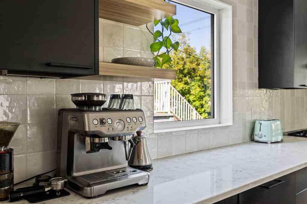 MLS® A2258193 - 1830 28 Avenue SW in South Calgary Calgary, Residential