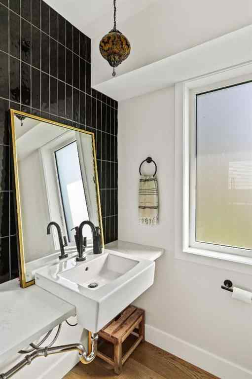 MLS® A2258193 - 1830 28 Avenue SW in South Calgary Calgary, Residential