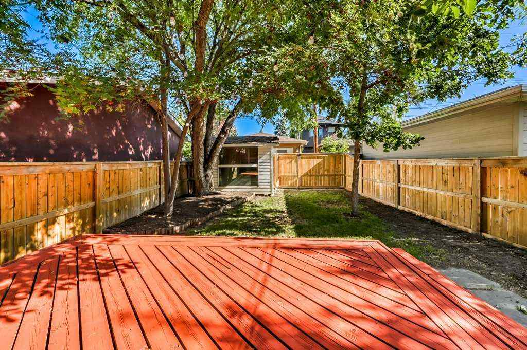 MLS® A2258199 - 322 9 Avenue NE in Crescent Heights Calgary, Residential