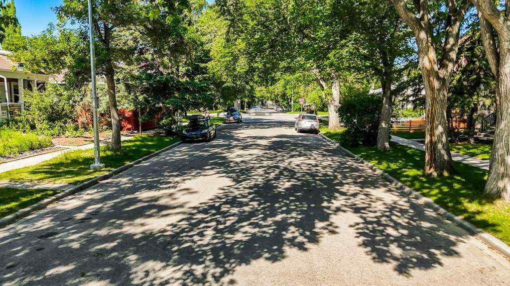 MLS® A2258199 - 322 9 Avenue NE in Crescent Heights Calgary, Residential