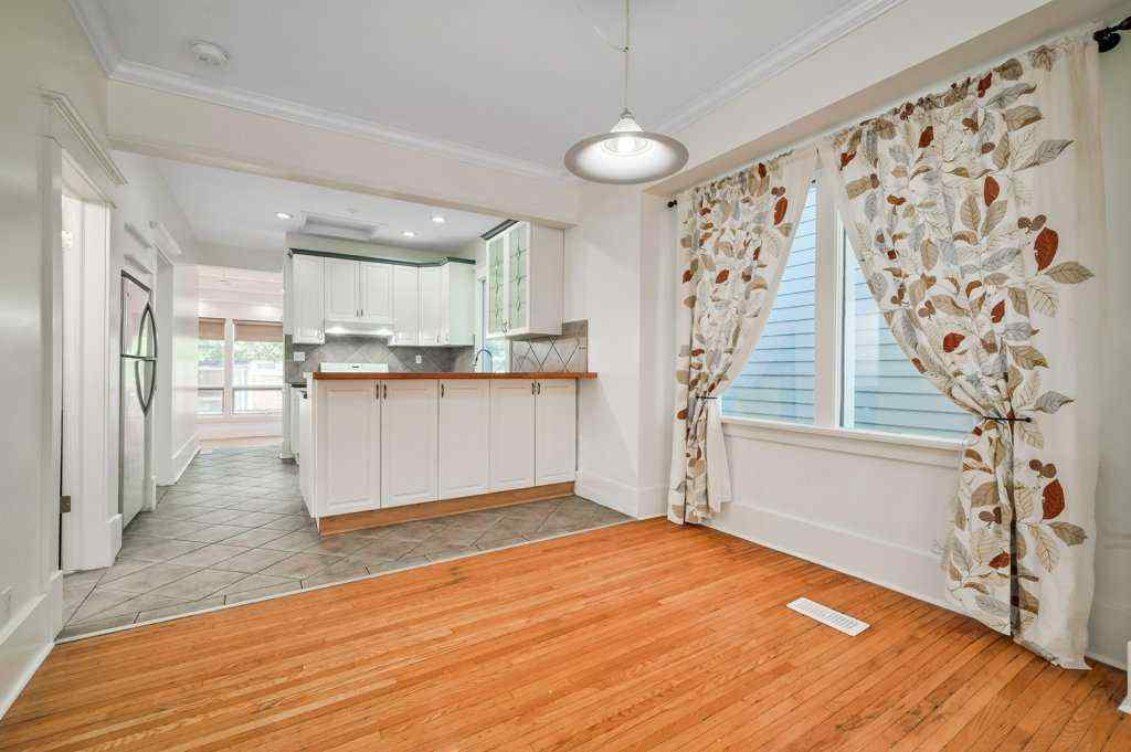 MLS® A2258199 - 322 9 Avenue NE in Crescent Heights Calgary, Residential