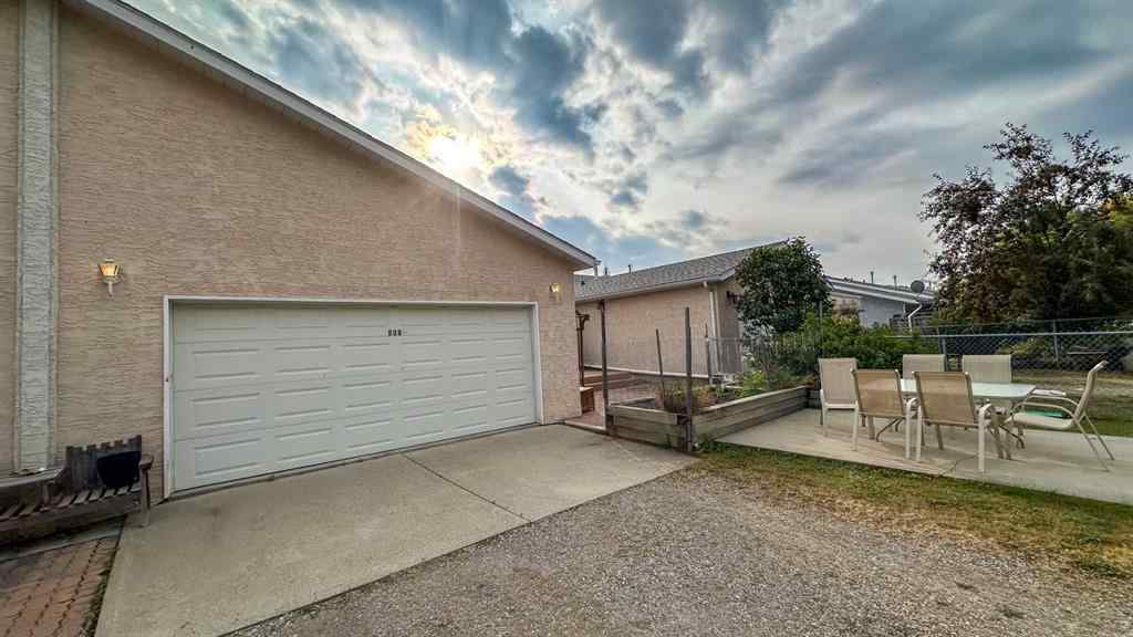 MLS® A2258207 - 808 1st Street NW in NONE Sundre, Residential