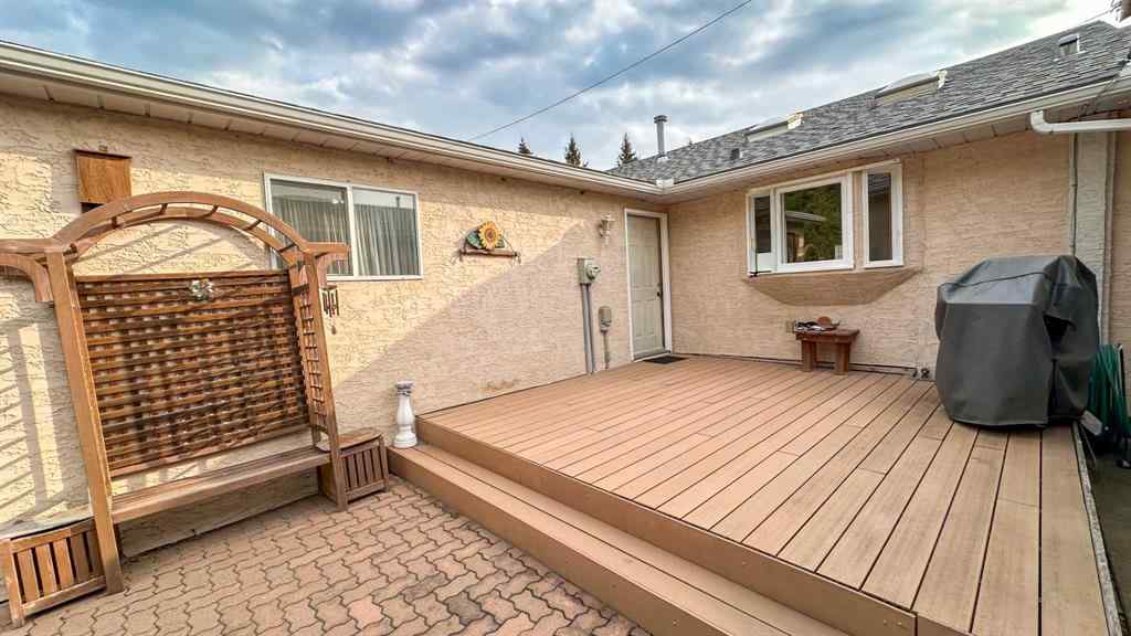 MLS® A2258207 - 808 1st Street NW in NONE Sundre, Residential