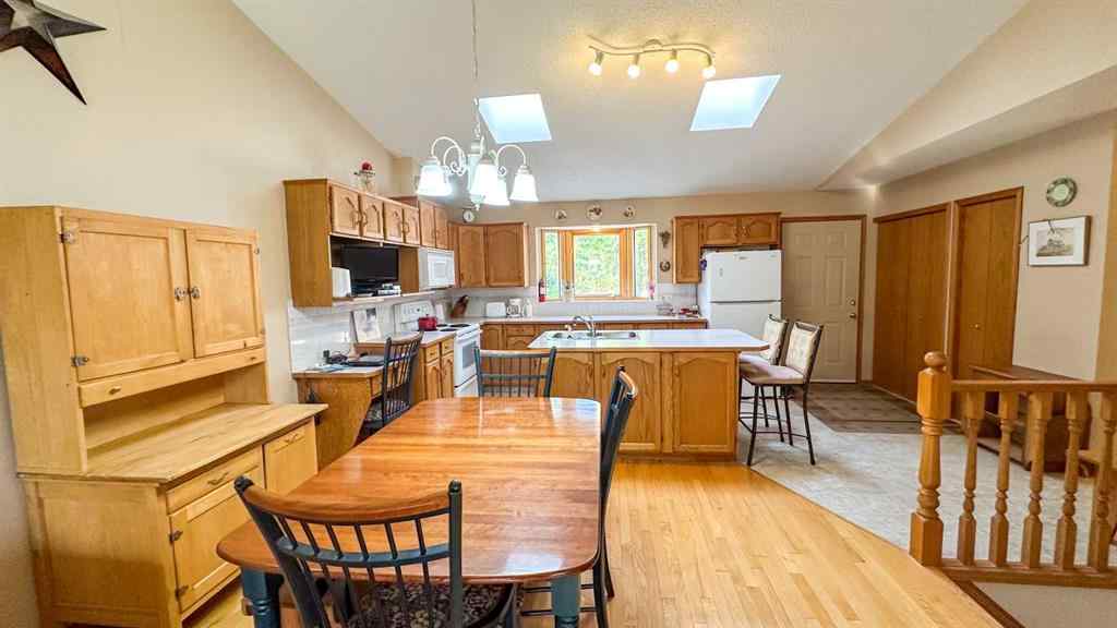 MLS® A2258207 - 808 1st Street NW in NONE Sundre, Residential