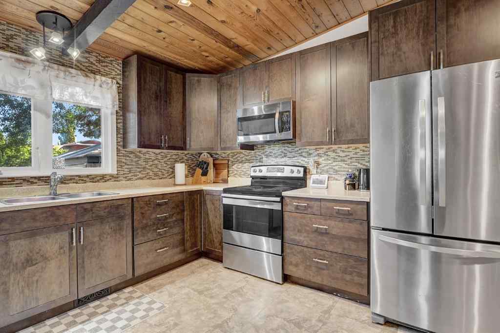 MLS® A2258208 - 7609 103 Street  in Mission Heights Grande Prairie, Residential