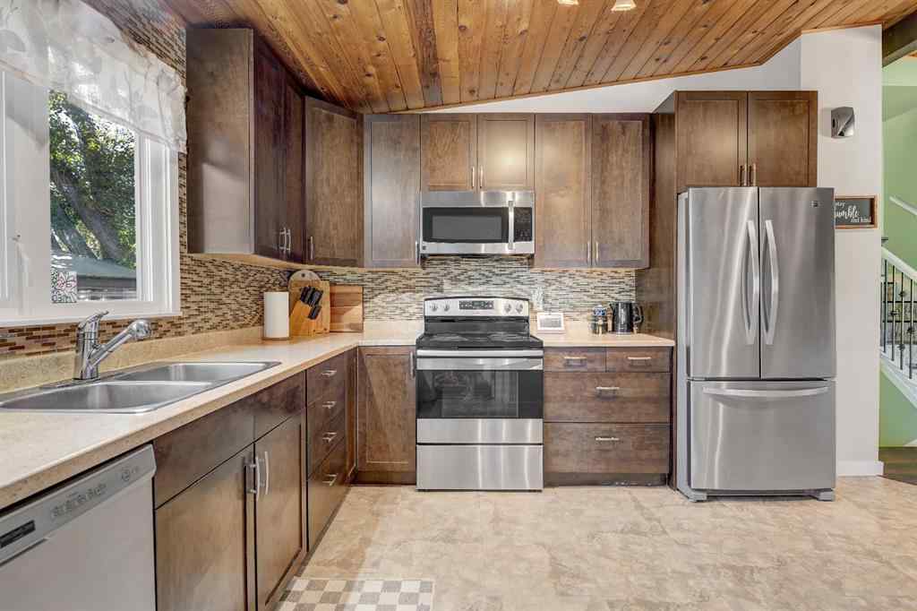 MLS® A2258208 - 7609 103 Street  in Mission Heights Grande Prairie, Residential