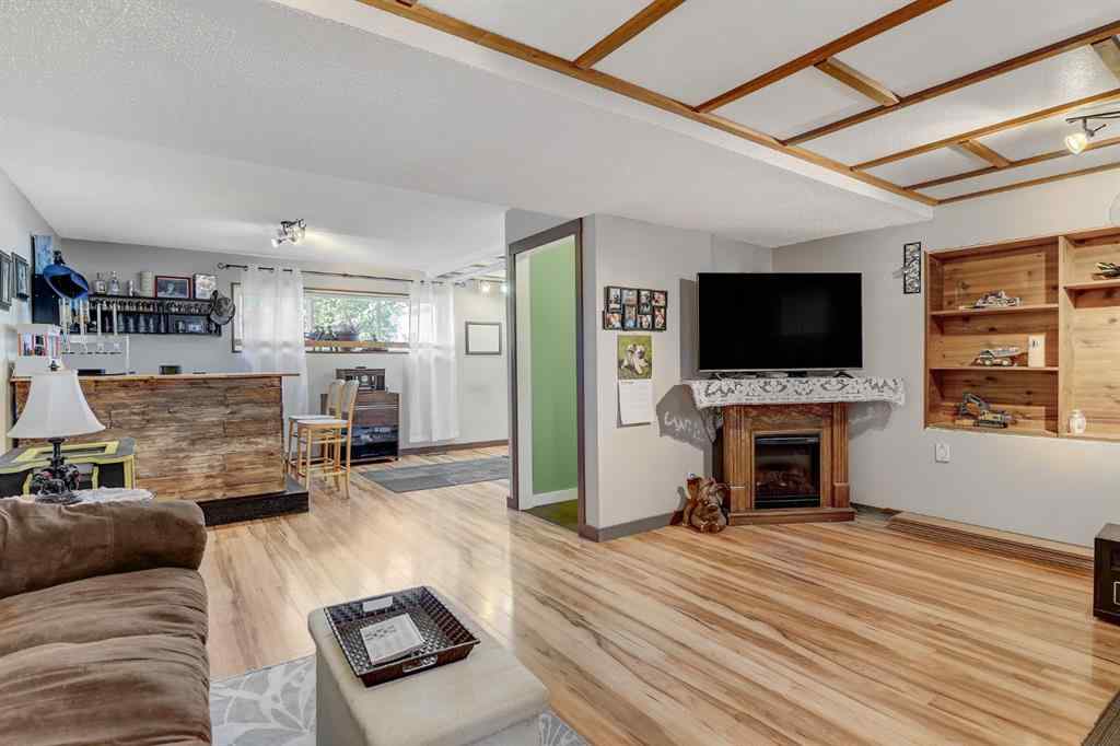 MLS® A2258208 - 7609 103 Street  in Mission Heights Grande Prairie, Residential