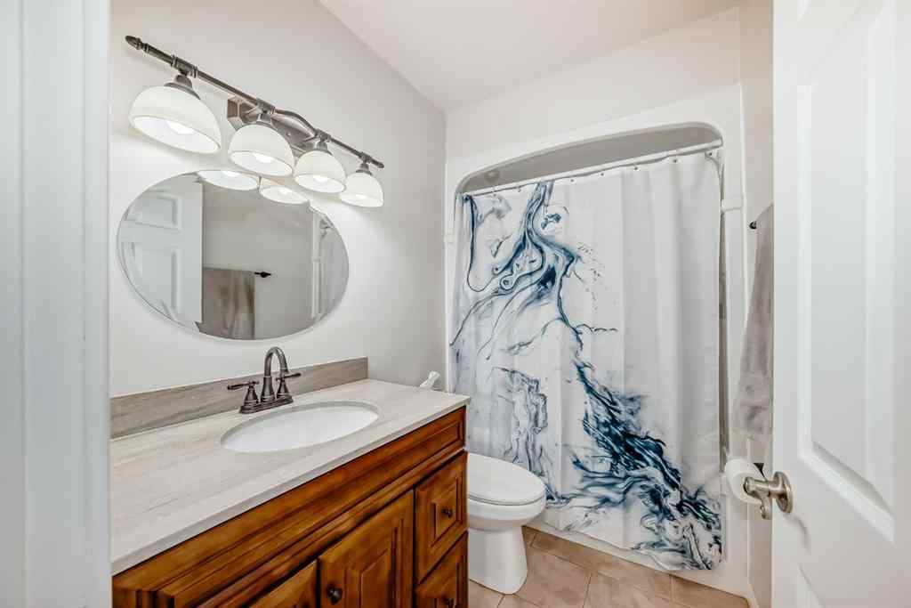 MLS® A2258210 - 727 macleay Road NE in Mayland Heights Calgary, Residential