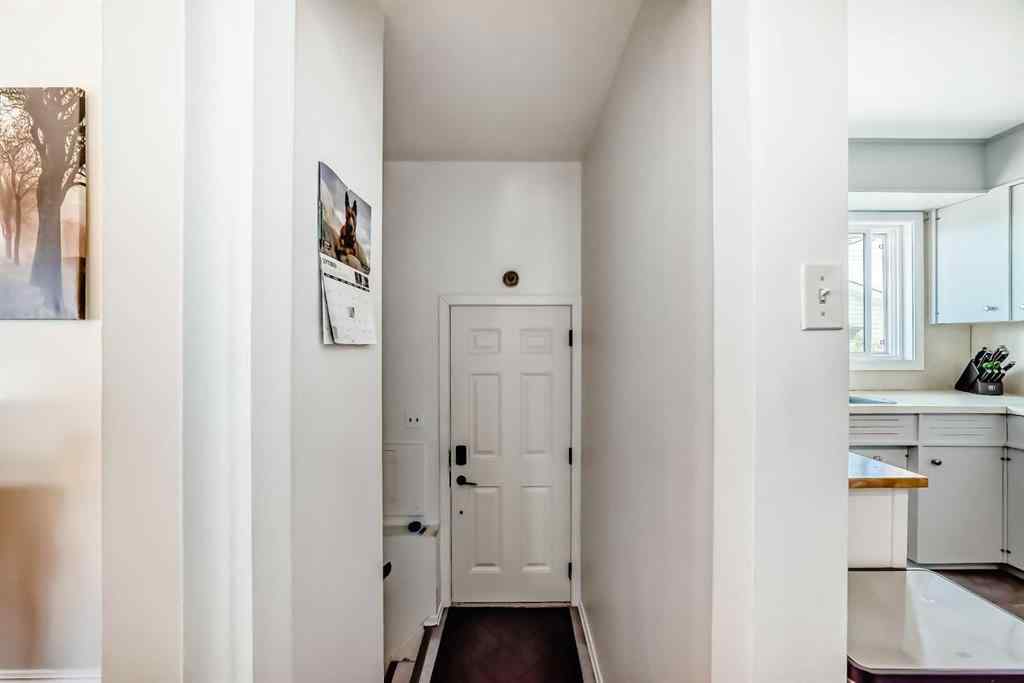 MLS® A2258210 - 727 macleay Road NE in Mayland Heights Calgary, Residential