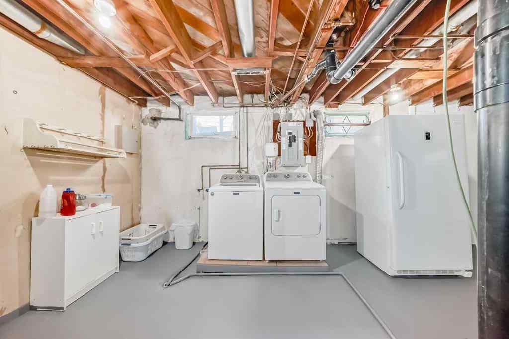 MLS® A2258210 - 727 macleay Road NE in Mayland Heights Calgary, Residential