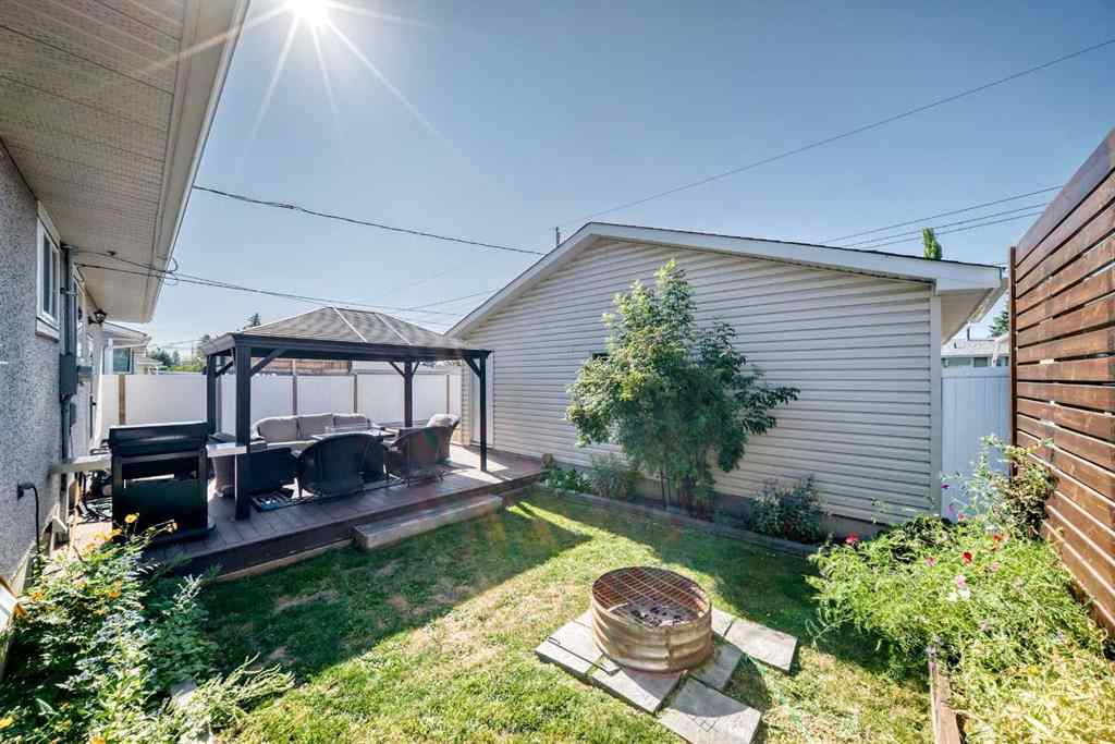 MLS® A2258210 - 727 macleay Road NE in Mayland Heights Calgary, Residential