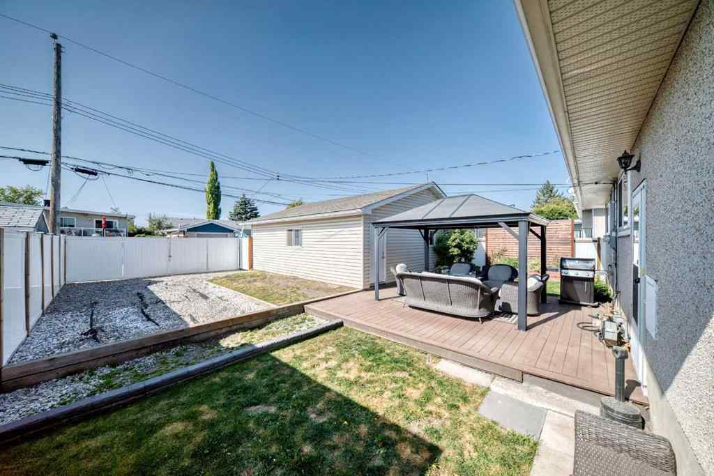 MLS® A2258210 - 727 macleay Road NE in Mayland Heights Calgary, Residential