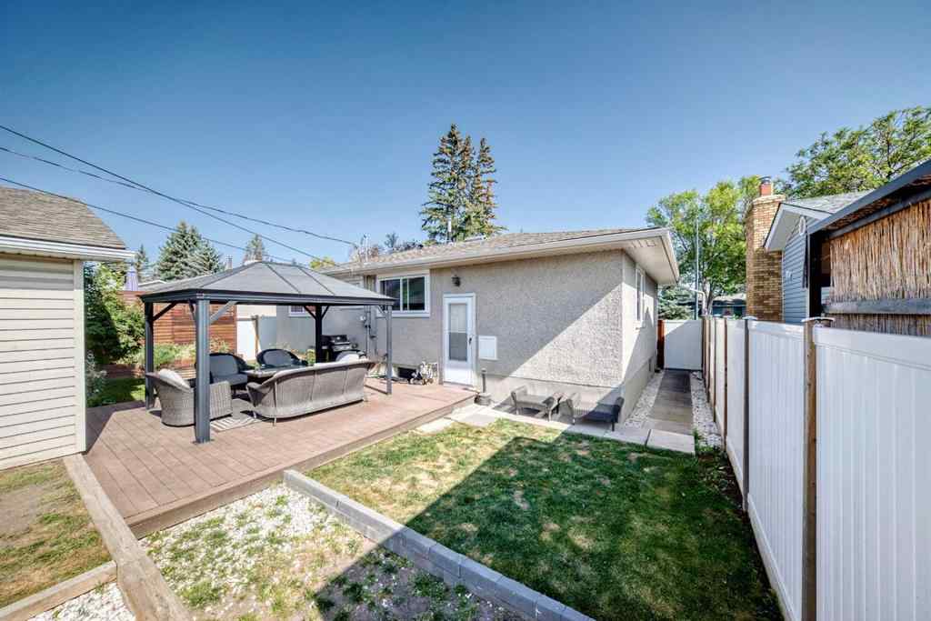 MLS® A2258210 - 727 macleay Road NE in Mayland Heights Calgary, Residential