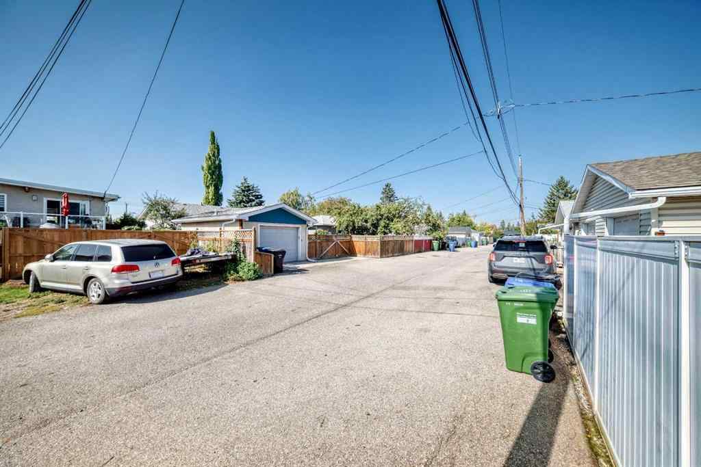 MLS® A2258210 - 727 macleay Road NE in Mayland Heights Calgary, Residential