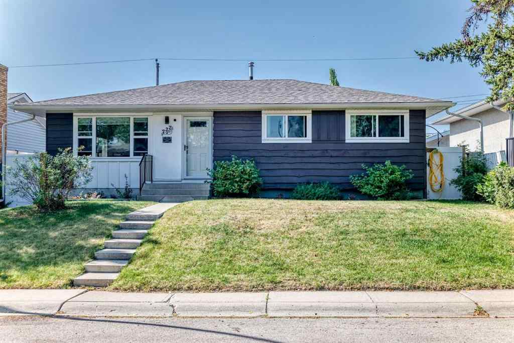 MLS® A2258210 - 727 macleay Road NE in Mayland Heights Calgary, Residential