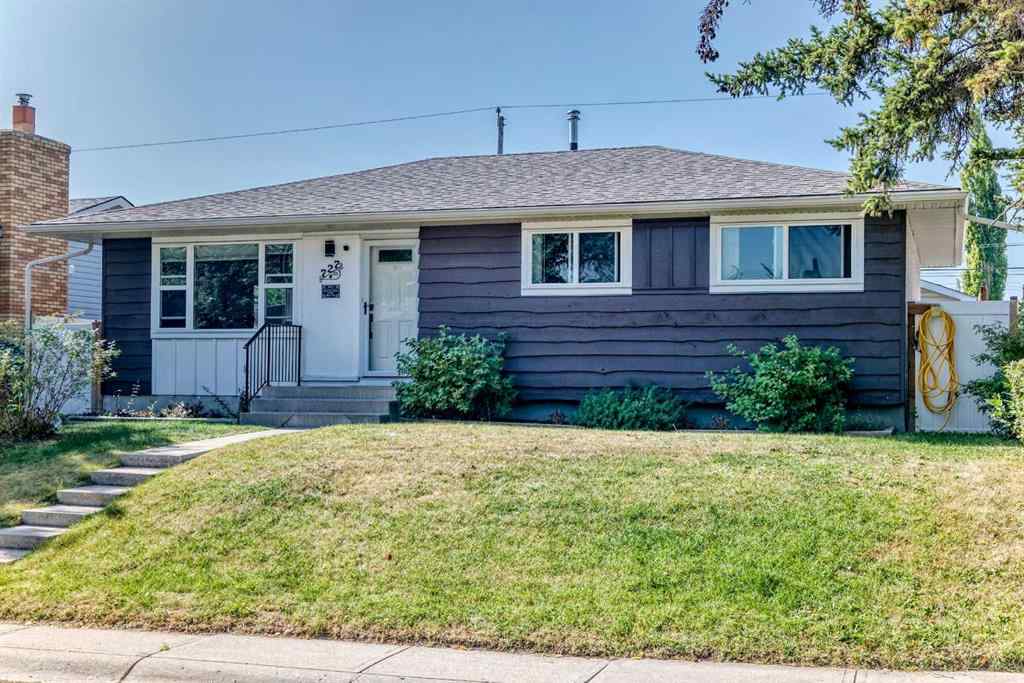 MLS® A2258210 - 727 macleay Road NE in Mayland Heights Calgary, Residential