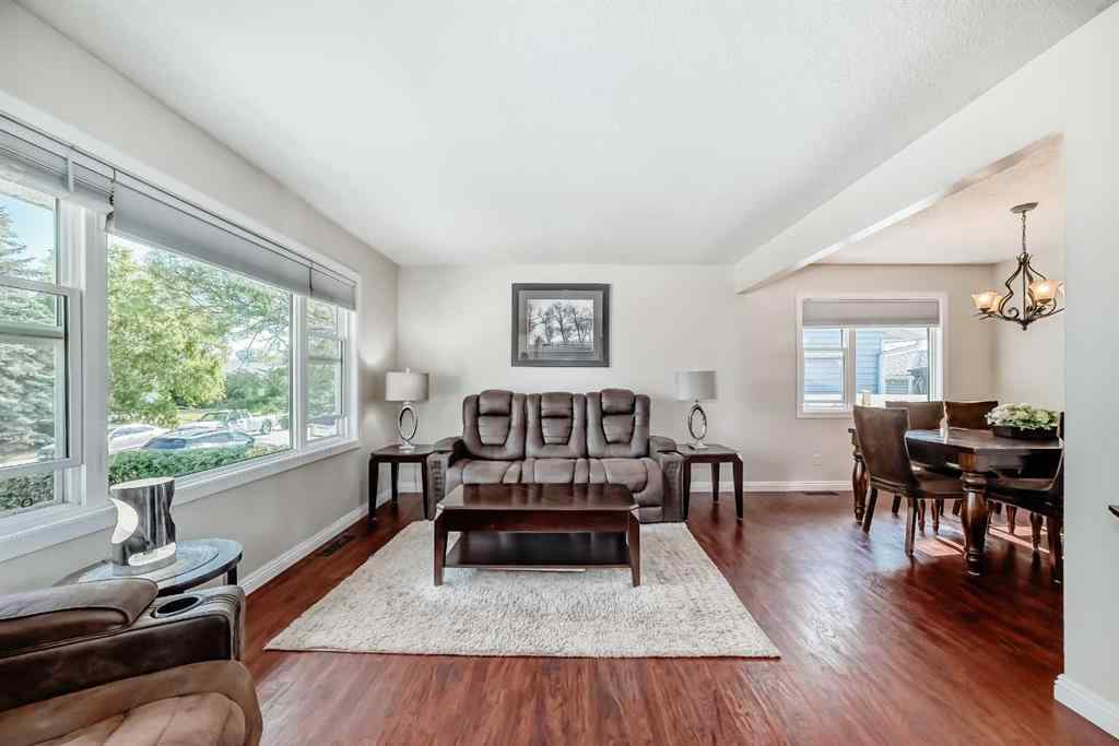 MLS® A2258210 - 727 macleay Road NE in Mayland Heights Calgary, Residential