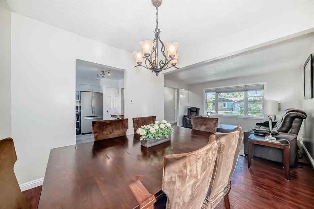 MLS® A2258210 - 727 macleay Road NE in Mayland Heights Calgary, Residential