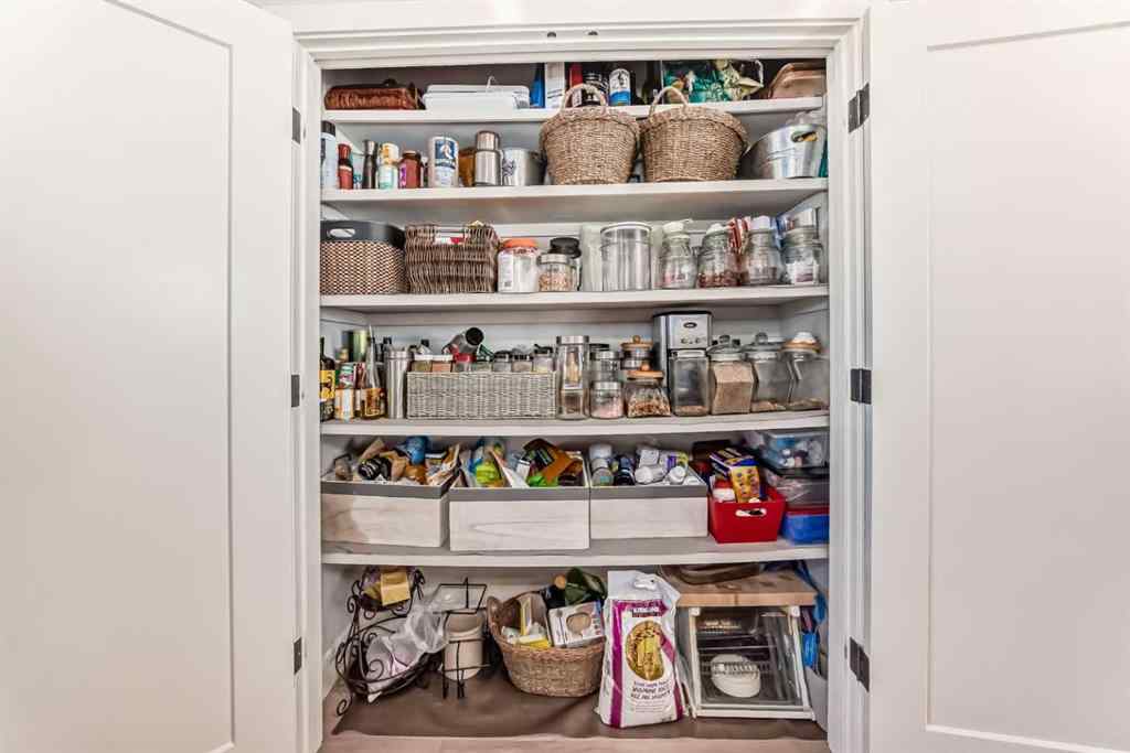 MLS® A2258218 - 17 Royal Elm Green NW in Royal Oak Calgary, Residential