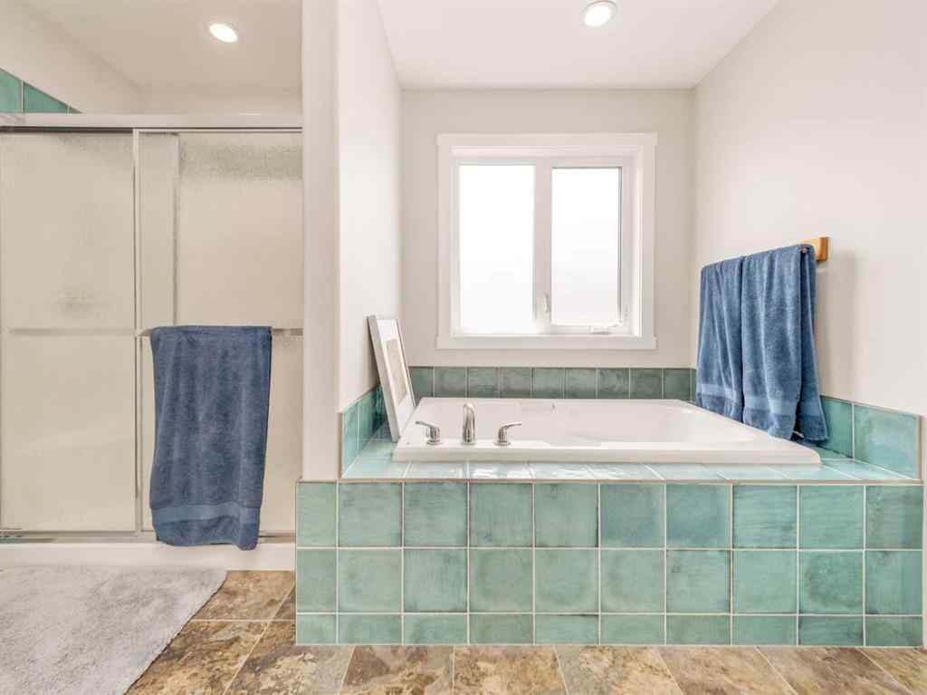MLS® A2258227 - 4421 40 Avenue S in Southgate Lethbridge, Residential
