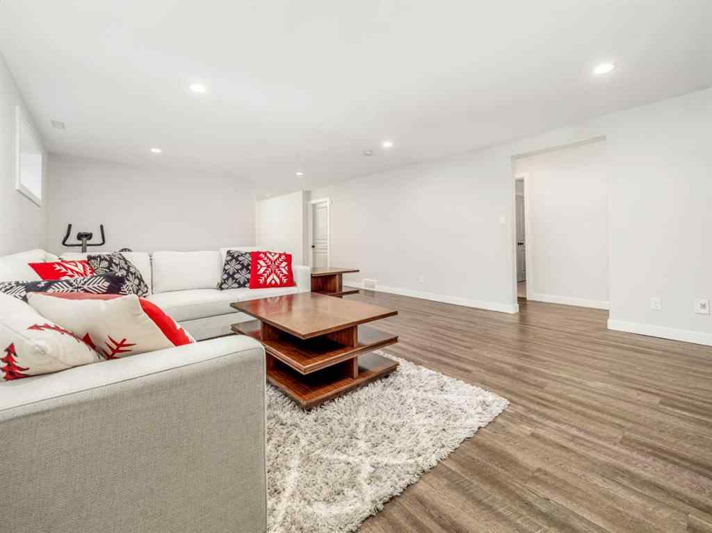 MLS® A2258227 - 4421 40 Avenue S in Southgate Lethbridge, Residential