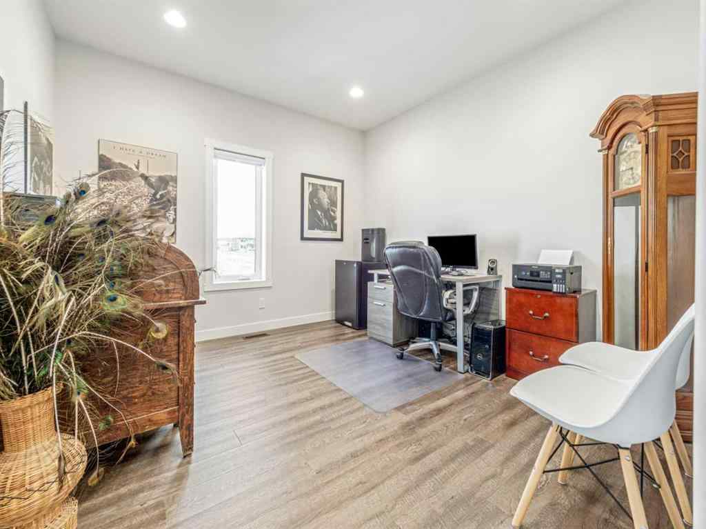 MLS® A2258227 - 4421 40 Avenue S in Southgate Lethbridge, Residential