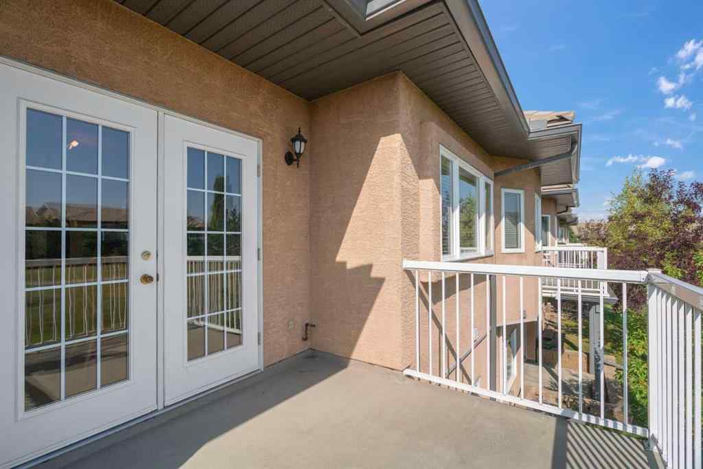 MLS® A2258228 - 214 Shannon Estates Terrace SW in Shawnessy Calgary, Residential