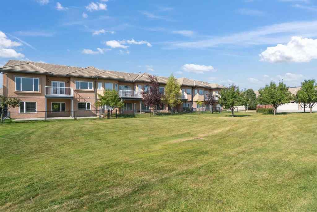 MLS® A2258228 - 214 Shannon Estates Terrace SW in Shawnessy Calgary, Residential