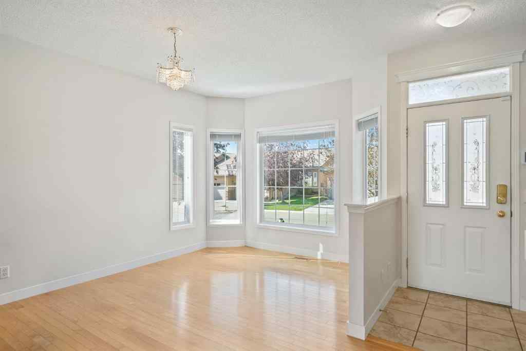 MLS® A2258228 - 214 Shannon Estates Terrace SW in Shawnessy Calgary, Residential